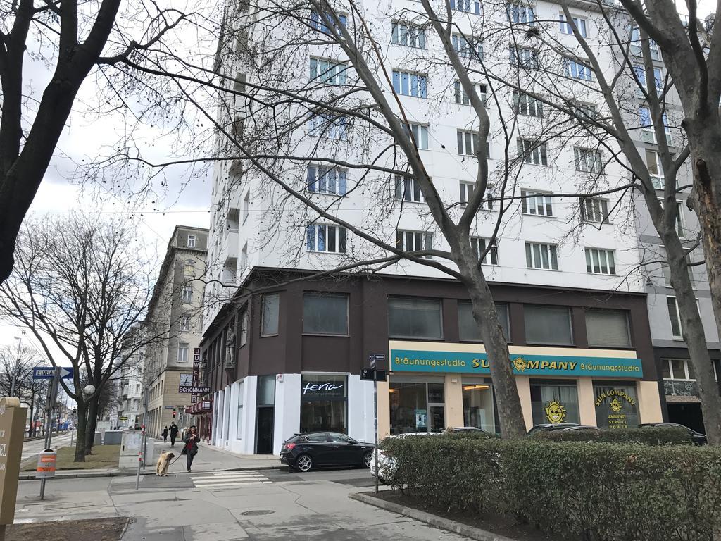 Domino Viena